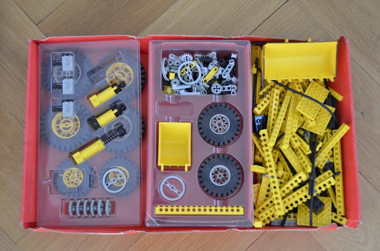 Lego Jouets: LEGO Technic 8862 Pneumatic 2 Modelle: Bagger + Mähdrescher – D'occasion à Zürich par kisten-karl 3