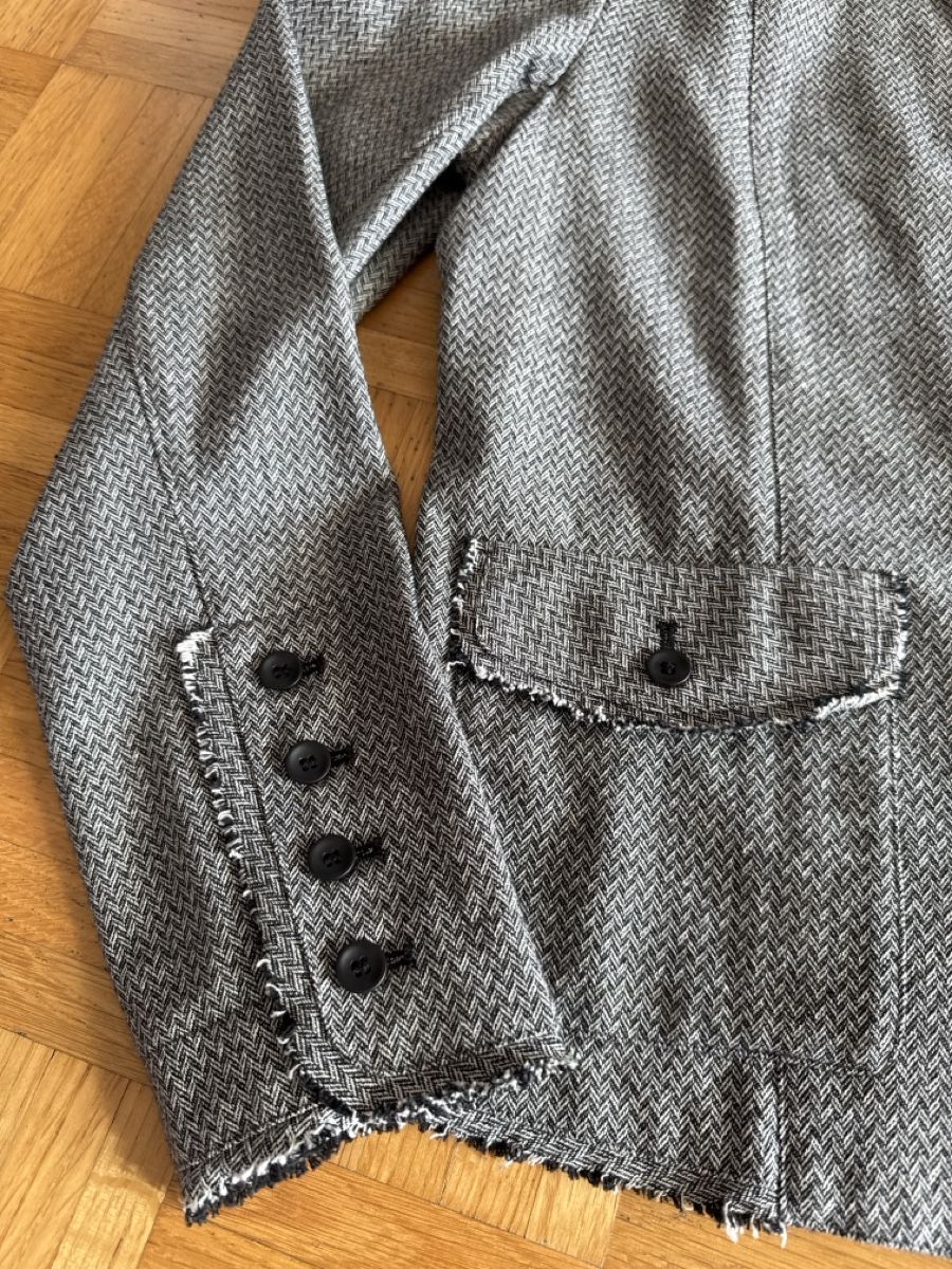 Nile Jacken: NILE Collared Light Jacket M/L – Gebraucht aus Fällanden von emi_x6xw 1