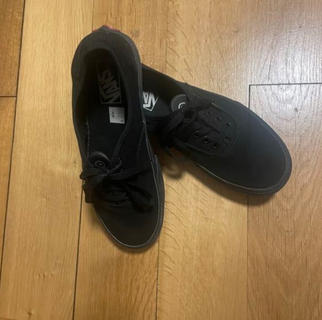 Vans Herrenschuhe: vans schwarz 40 – Gebraucht aus Boniswil von des_lxd5