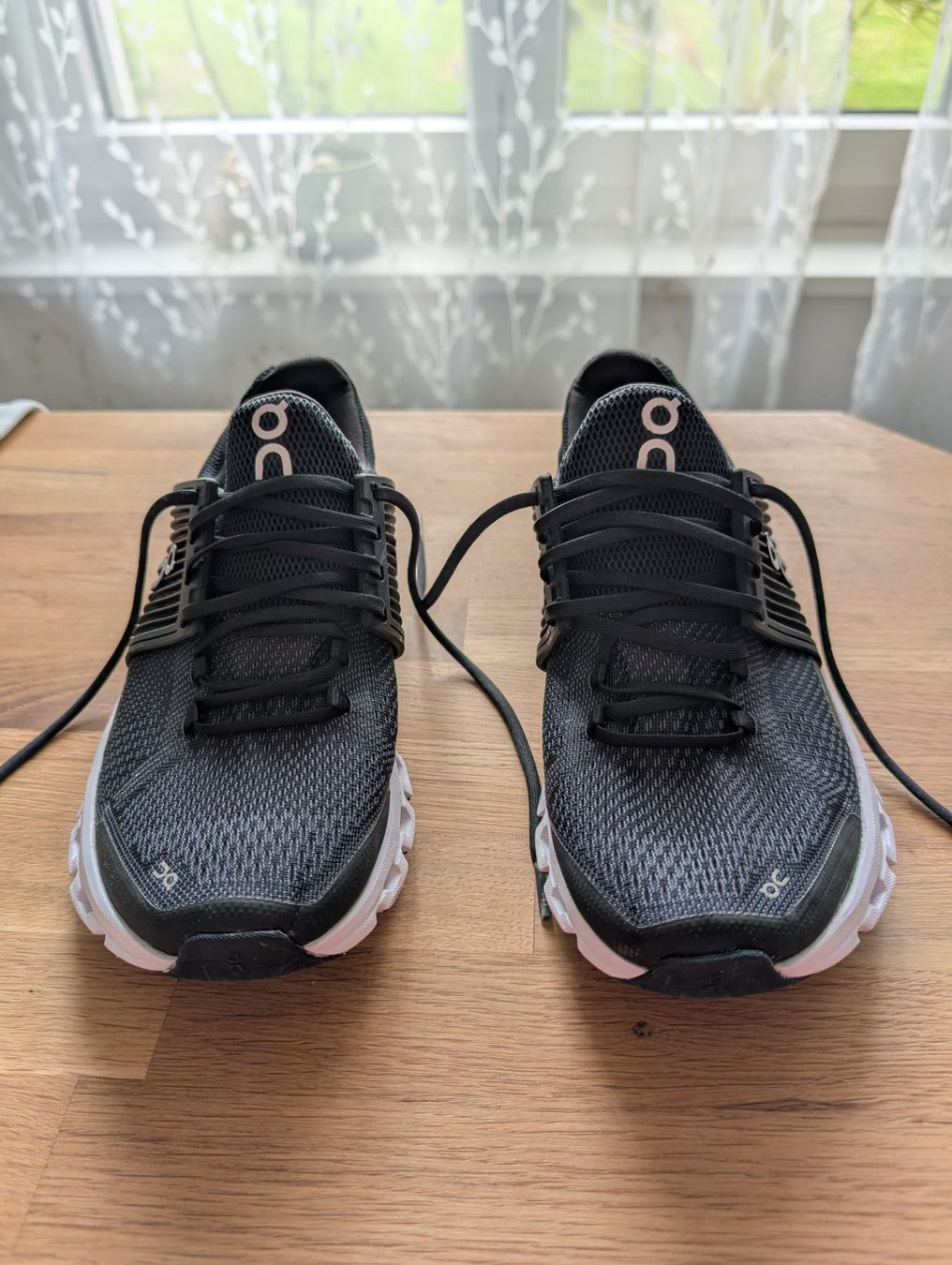 On Damenschuhe: On Schuhe – Gebraucht aus Ballwil von scharasad 3