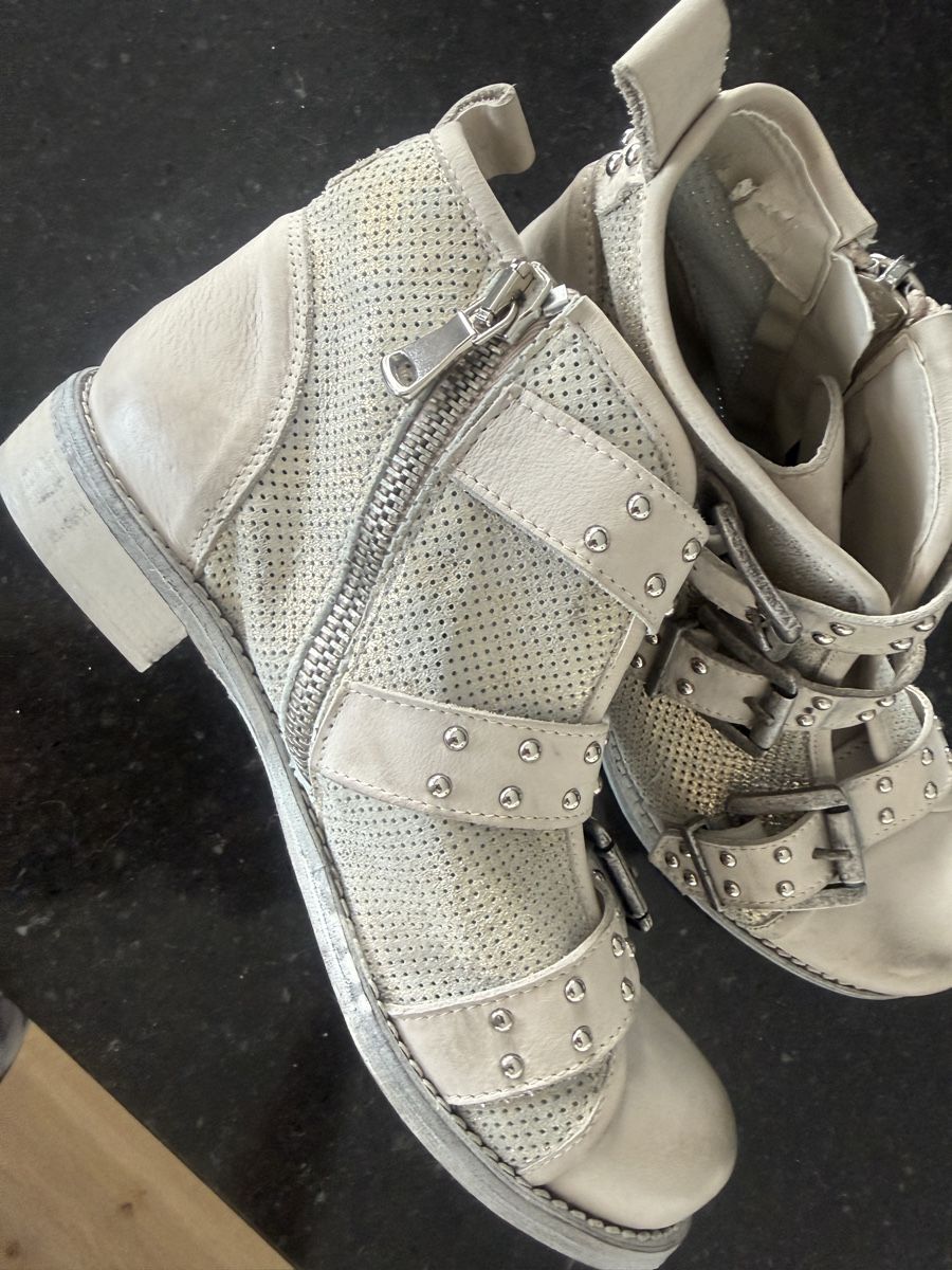 Scarpe da donna: RICCIANERO- Schuhe, Gr. 39 – Usato da Adligenswil venduto da Esthee 3