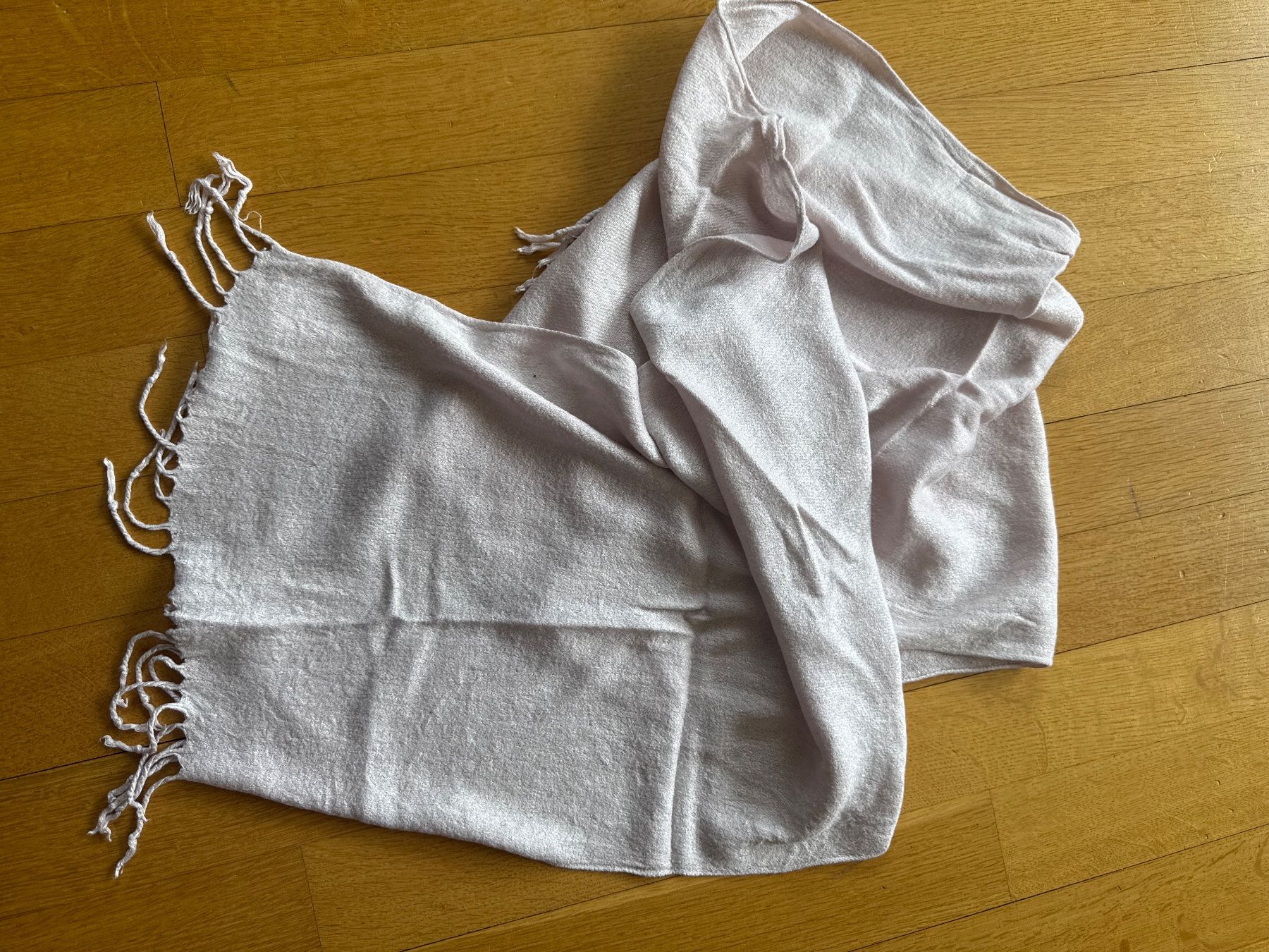 Foulards, Tücher & Schals: Schal mit Glanzfaden, feine Webung, Fransen – Gebraucht aus Schöfflisdorf von sonjastarfish