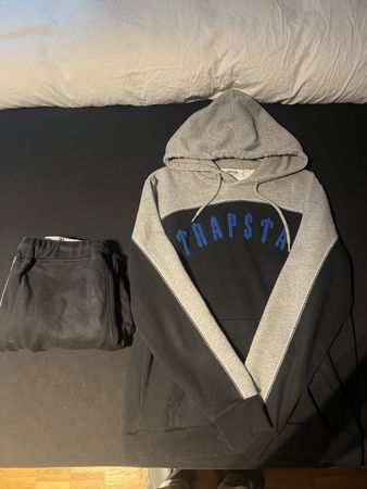 Trapstar tracksuit set. Hoodie & Joggers, size Medium