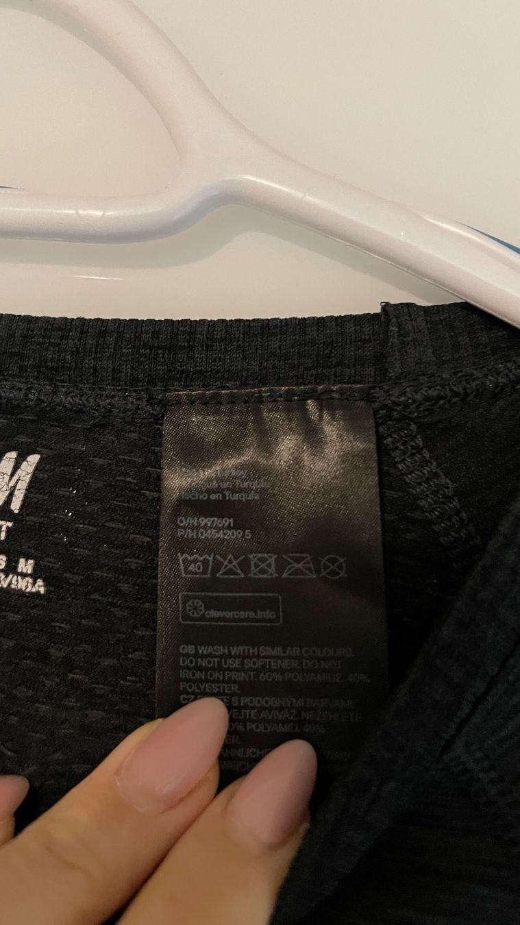 H&M Tops: Sportshirt H&M langarm – Neu (gemäss Beschreibung) aus Lausen von sim_hgp6 2