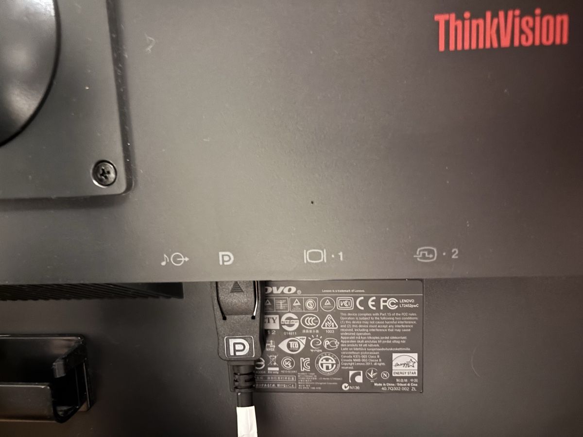 Ecrans: Lenovo ThinkVision 24" – D'occasion à Wil ZH par Pfisti87 6