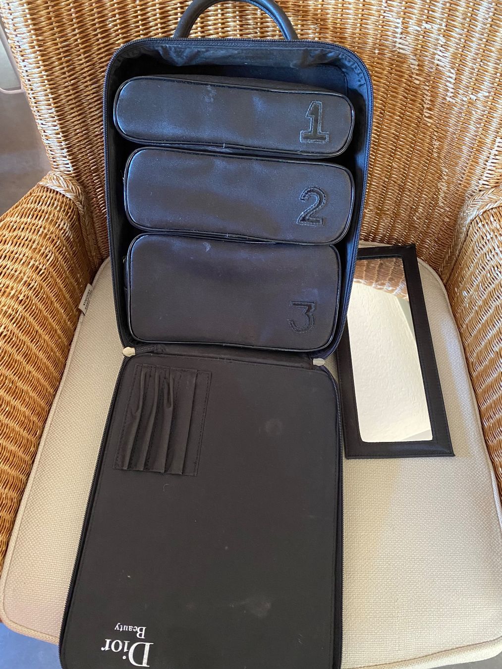 Valigie: Petite valise à cosmétiques Dior – Nuovo (secondo la descrizione) da Bouveret venduto da wes_7zll 1