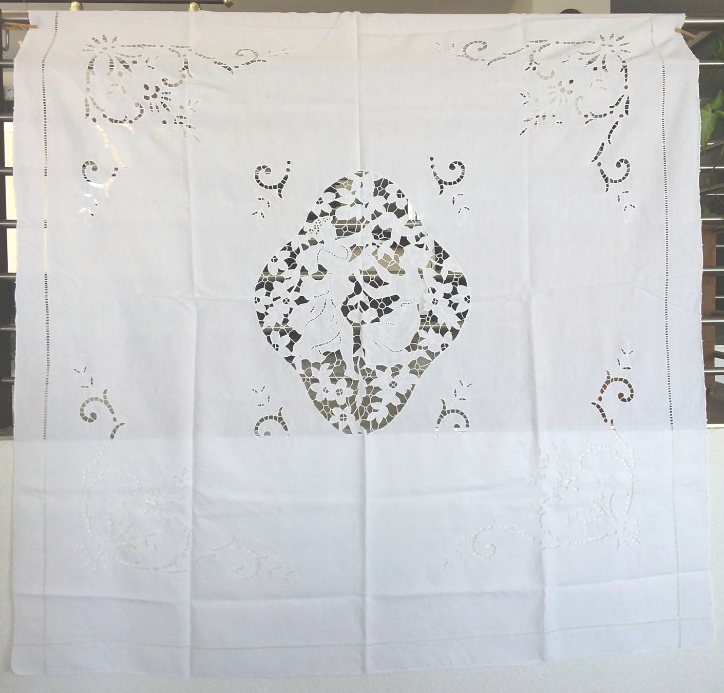 Altra biancheria da tavola: Surnappe ancienne, 166 x 185 cms. – Usato da La Chaux-de-Fonds venduto da achillea01