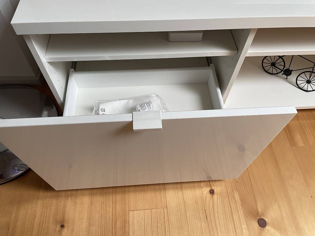 TV Möbel: Fernsehmöbel / Lowboard – Gebraucht aus Winterthur von lue_sqt9 1