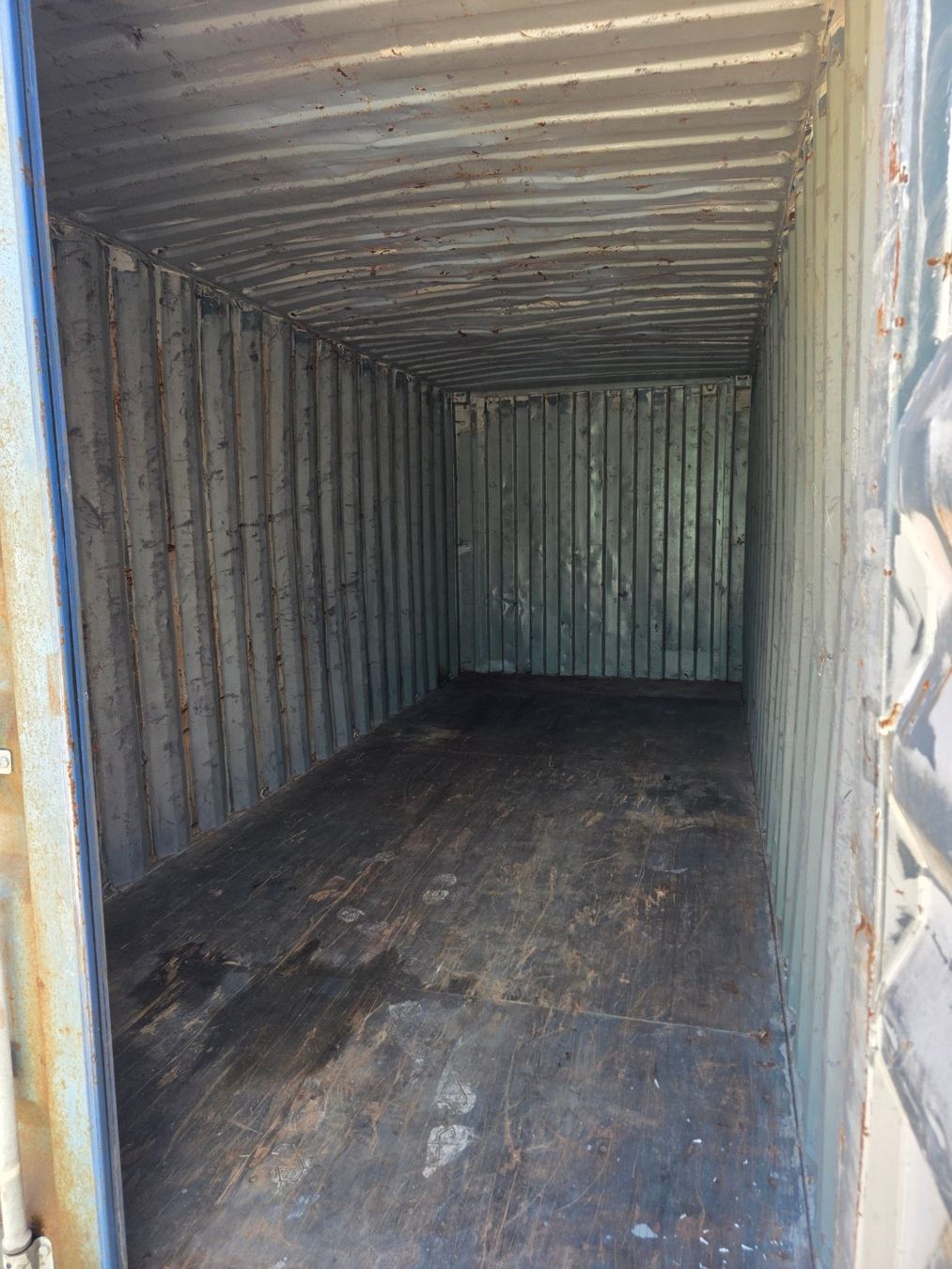 Autres articles bureau & commerces: 20Fuss Seecontainer / Lagercontainer mit Rost und Beulen – Défectueux à Zofingen par CLICKENHAUS 9