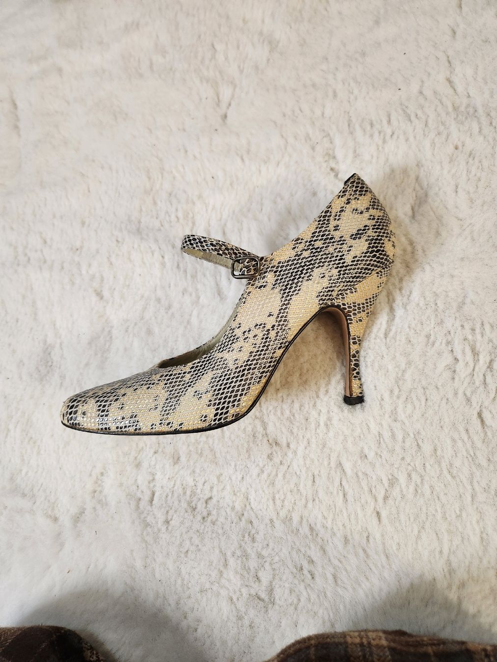 Chaussures femmes: Chaussure à talon en python – D'occasion à Donneloye par gob_nn9d 1