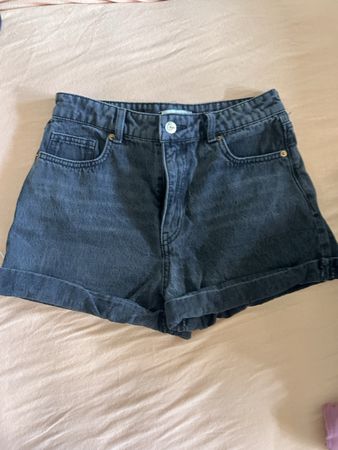 Schwarze Denim Shorts H&M Gr. 36 für den Sommer ☀️👖👍