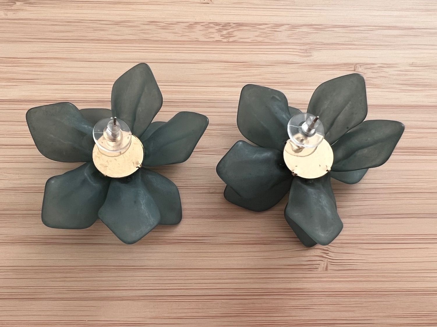 Orecchini pendenti & Orecchini a lobo: Green floral large stud earrings – Nuovo (secondo la descrizione) da Genève venduto da Ballpencase 2