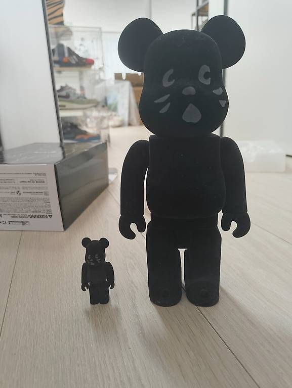 Statuette: Bearbrick Nya Flocky Ver. 100% & 400% Set – Usato da Luzern venduto da Pokepas