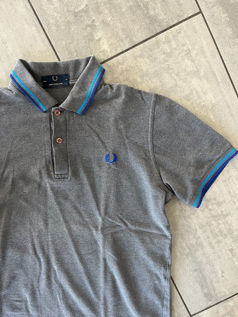 Fred Perry Magliette Polo: FRED PERRY Poloshirt Dunkelgrau – Usato da Otelfingen venduto da Denis_ZH 1