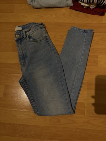 Jean femme bleu clair taille 36 bon état