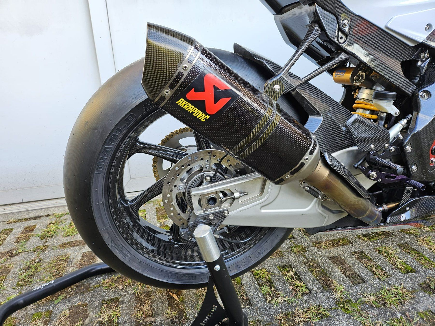 BMW Strada: Bmw HP4 Race - Full Carbon – Usato da Castel San Pietro venduto da gia_h2wq 4