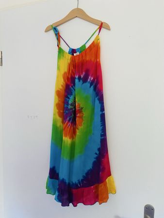 Leichtes Sommerkleid mit Batikmuster, Grösse 146/152