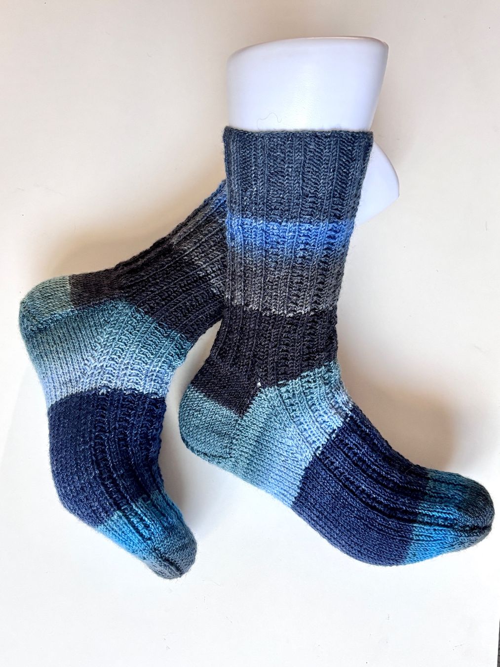Calze: Handgestrickte Socken Gr. 42/43 – Nuovo e nell'imballaggio originale da Fislisbach venduto da handglismet 1