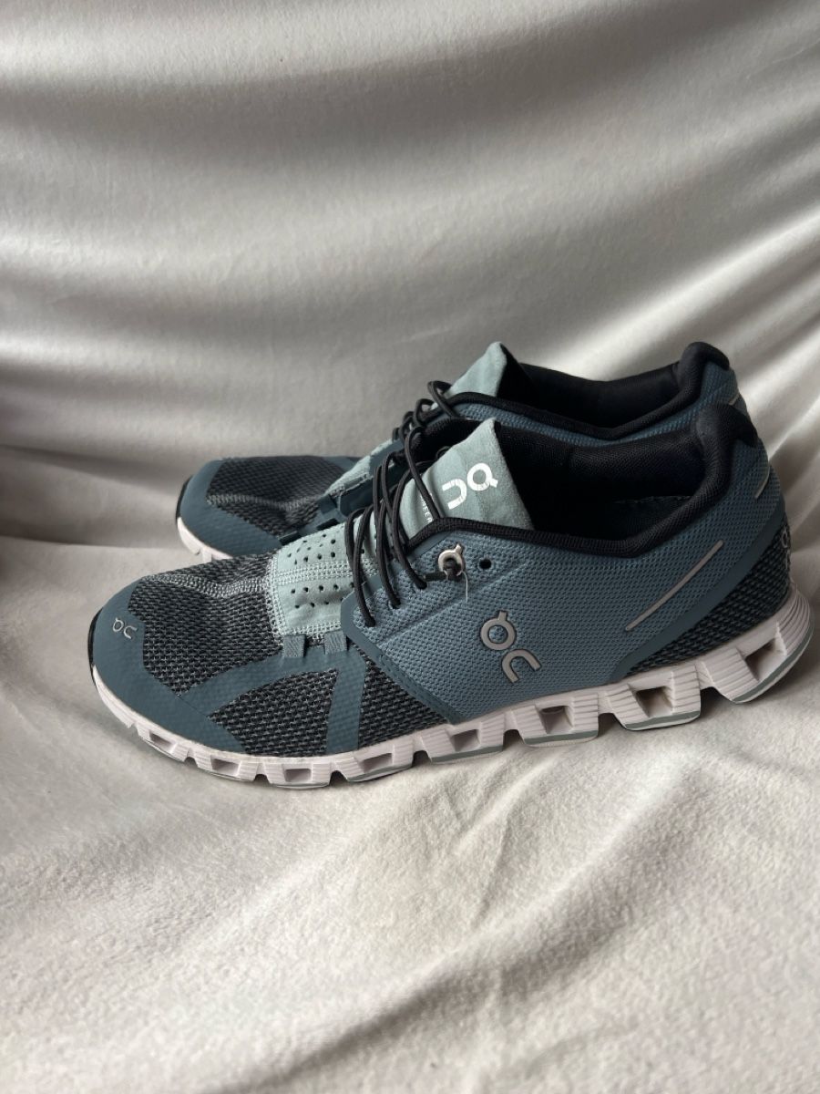 On Damenschuhe: On Cloud Schuhe – Gebraucht aus Mörel von Emozia 1