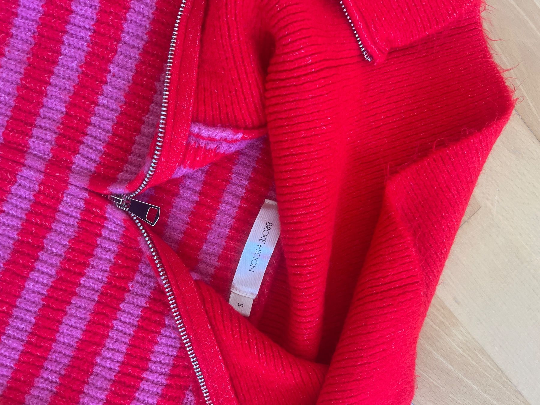 Pulls & Sweat-shirts: Gestreifter Strickpullover mit Reissverschluss rot pink – D'occasion à Kilchberg ZH par asrael02 2