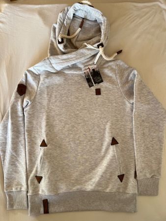Neue Naketano Hoodie mit Etikette