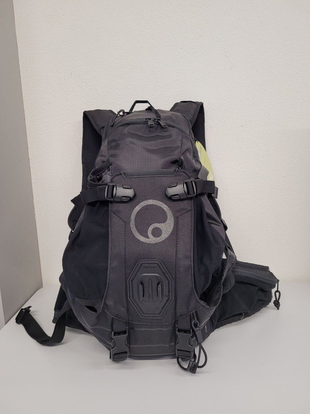 Ergon Zaini: ERGON Bike Rucksack BA2 E inkl. Protektor black – Nuovo e nell'imballaggio originale da Giswil venduto da mai_k7x7