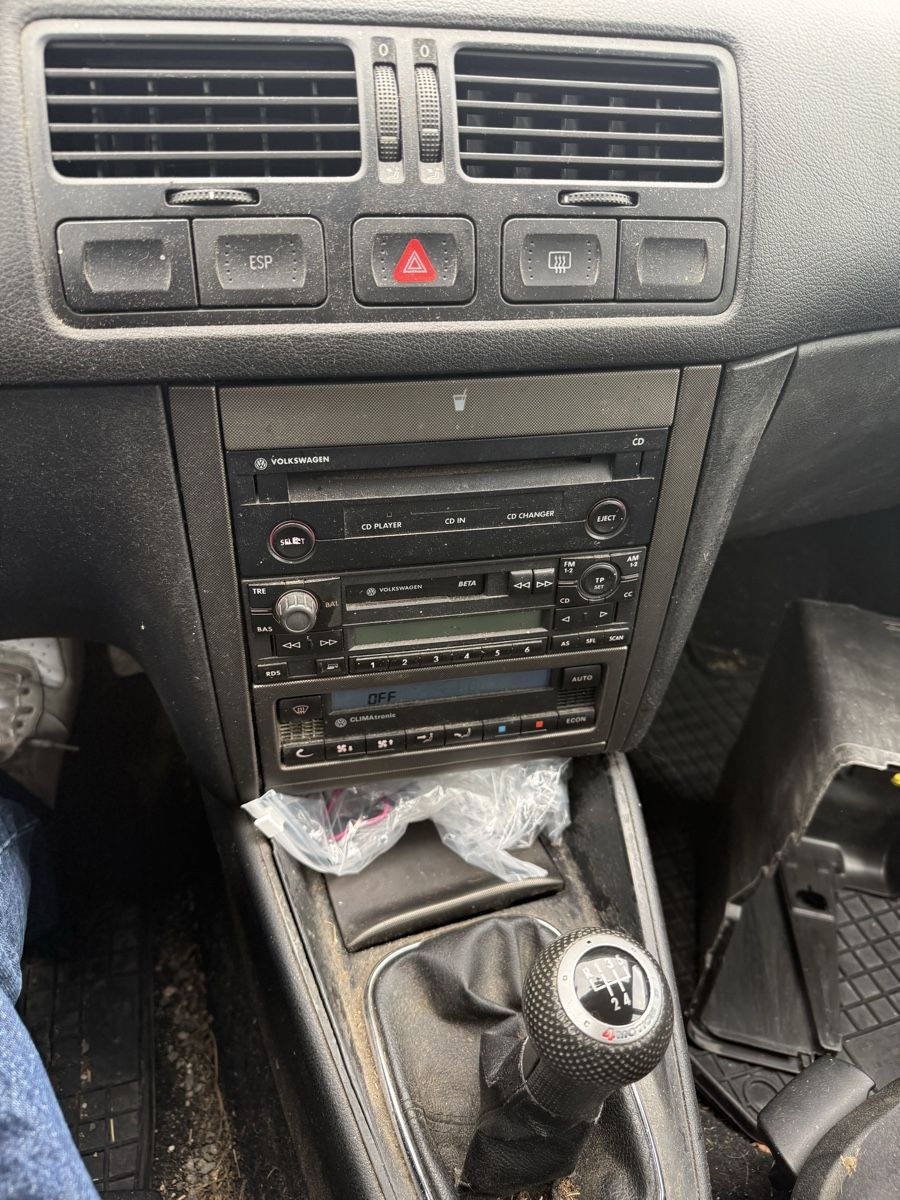 VW Automobili: VW Bora Variant 2.0 4Motion (Benzin/4x4) – Usato da Menziken venduto da rob_z8tq 9