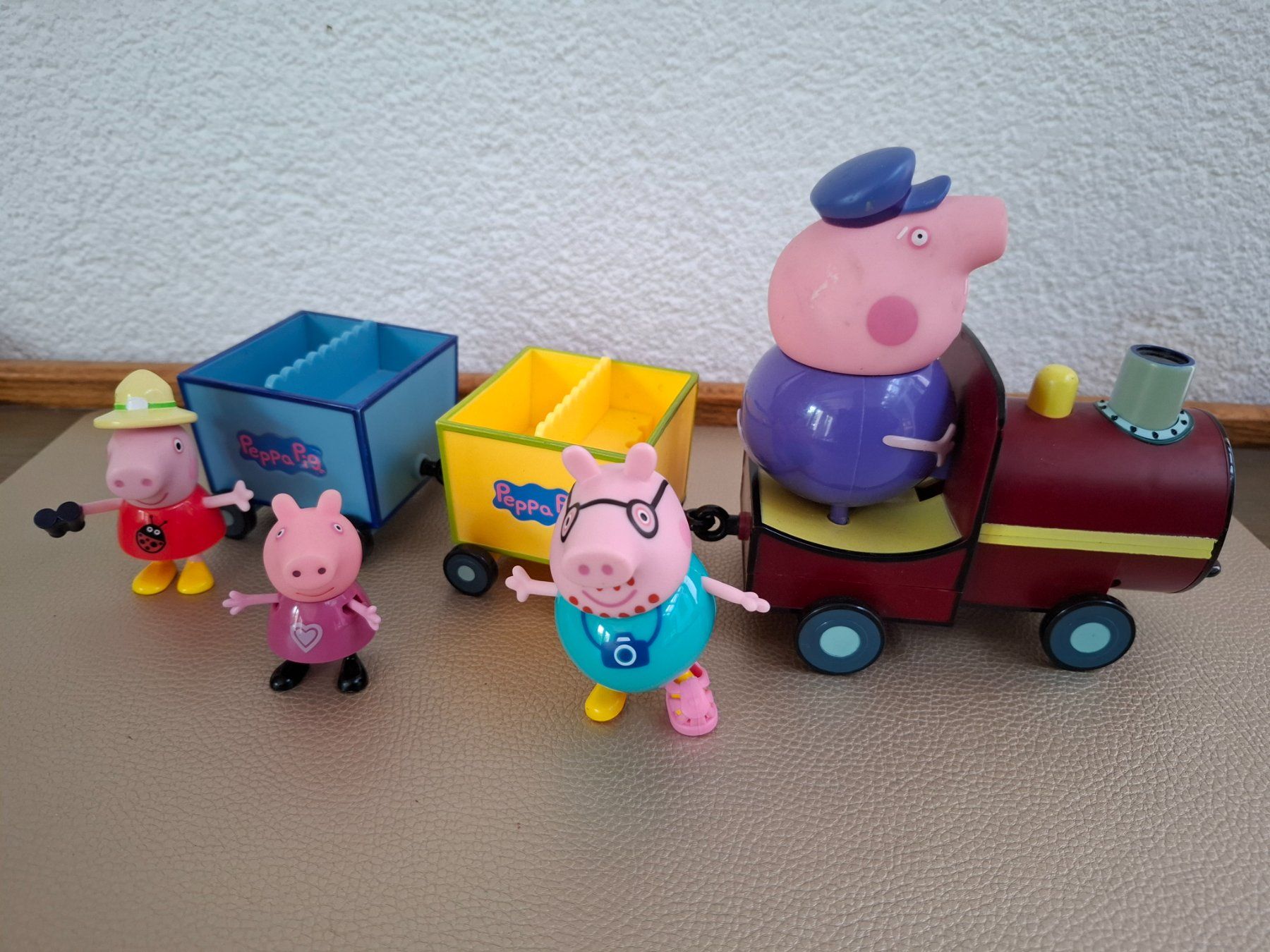 Spielzeuge: Jeu Train/Wagons/Figurines Pepa Pig – Gebraucht aus Meinier von Gattuso22 3