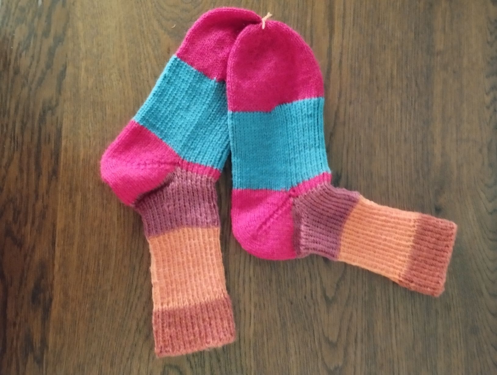 Calze: Handgestrickte Socken bunt Gr. 38 – Nuovo (secondo la descrizione) da Neu St. Johann venduto da seerose63