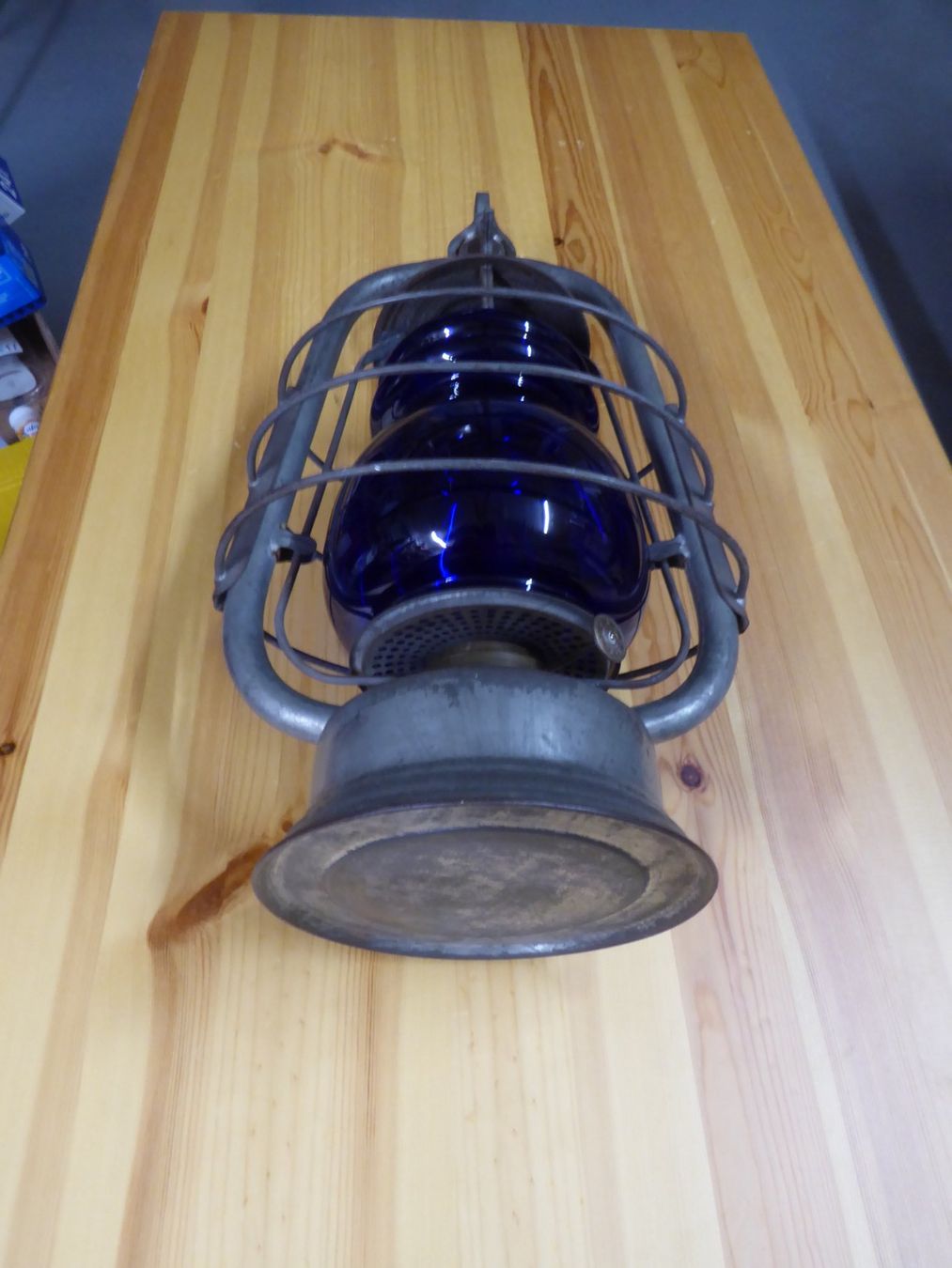 Lampade: Petrol Handlampe mit blauem Glas – Usato da Mühleberg venduto da Pumori 2