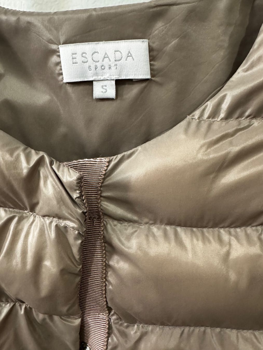 Escada Vestes: Veste Escada – Neuf (Voir description) à Echichens par unideks 3
