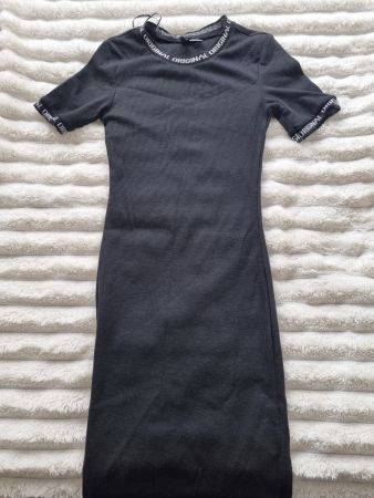 Robe noire côtelée H&M Divided, taille XS, comme neuve.