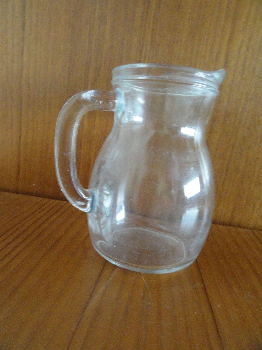 Karaffen: Weinkrug aus Glas, geeicht 0,25 L – Gebraucht aus Ins von Baj 1