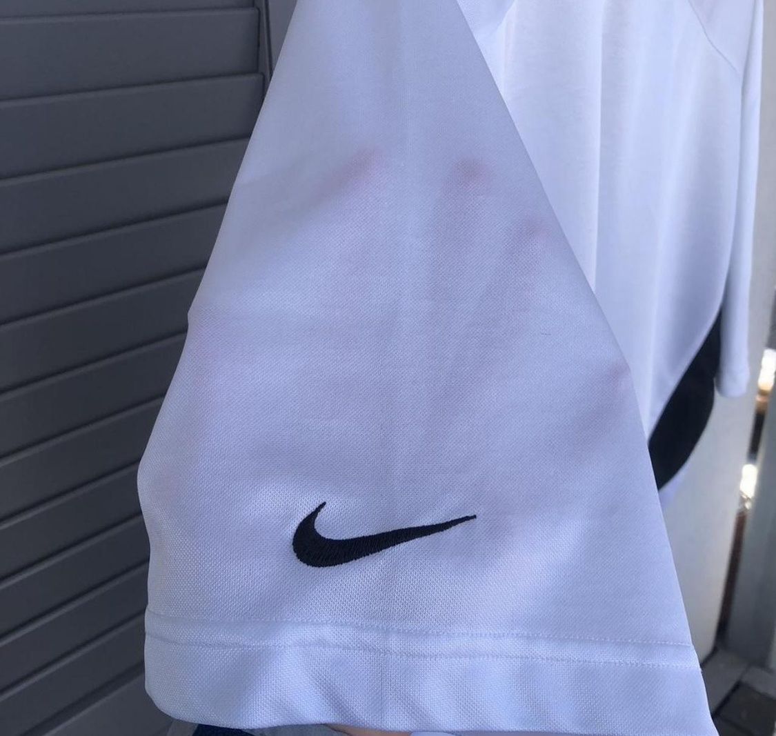 Nike T-shirt: Nike Sportshirt – Usato da Fribourg venduto da ann_l9b7 4