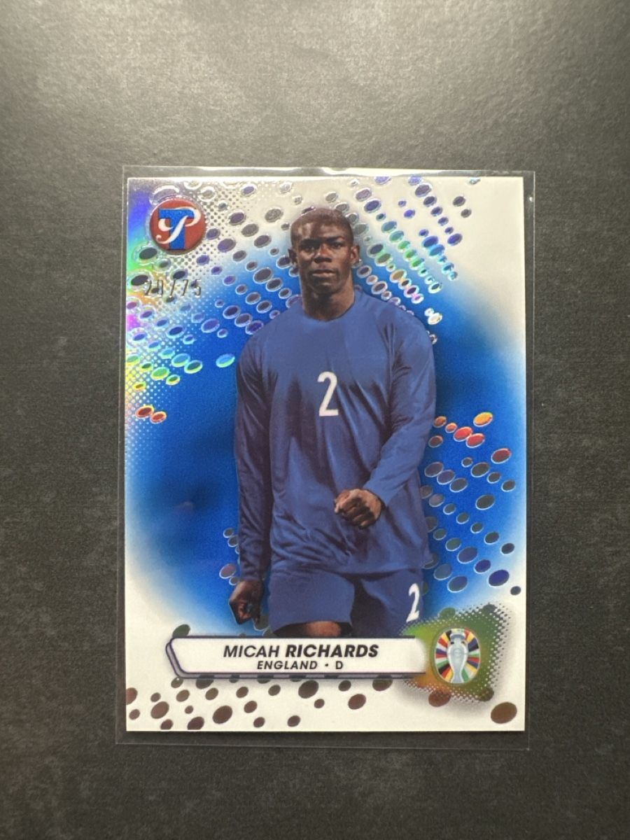 Topps Carte collezionabili: Topps Pristine Micah Richards 20/75 Nummeriert  – Nuovo (secondo la descrizione) da Walliswil b.Wangen venduto da Swiss-Trading-Bros