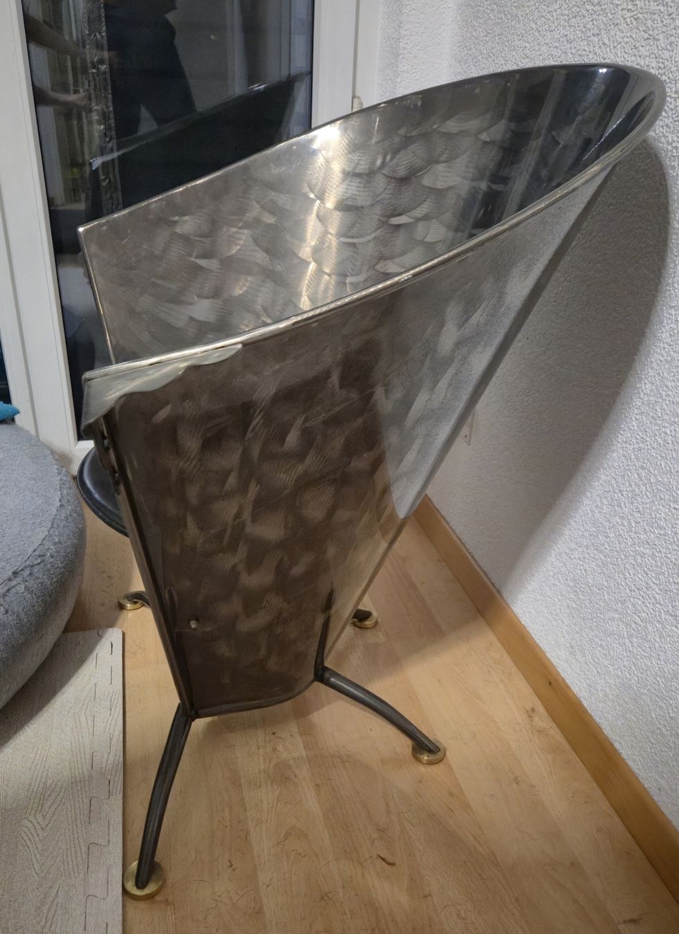 Poltrone: Design Sessel aus Metall mit schwarzer Sitzfläche – Usato da Zuchwil venduto da Jasi_B92 2