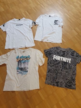 Tshirts grösse 152-158 je 5 Fr