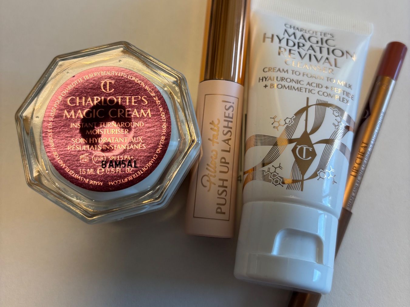 Charlotte Tilbury Make-up: Charlotte Tilbury Set Neu – Nuovo (secondo la descrizione) da Bülach venduto da ter_6jf8