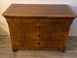 Antike Kommode Biedermeier-Stil – 4 Schubladen