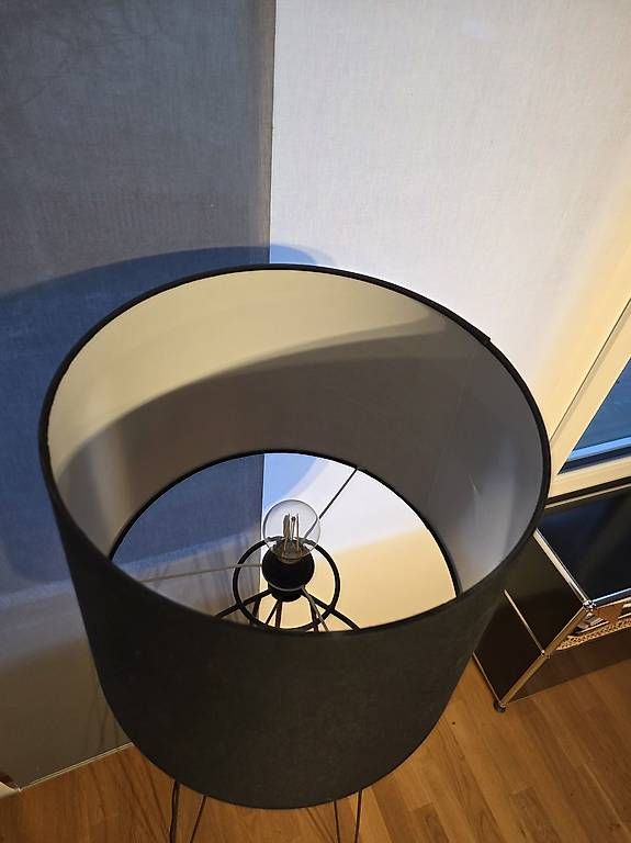 Lampade: Stehlampe mit Hairpin legs – Usato da Grosshöchstetten venduto da kids04 1