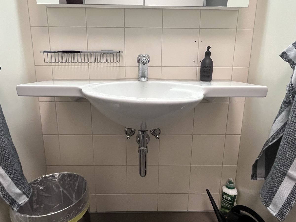 Lavabi & lavandini: Waschtisch mit Mischer – Usato da Jona venduto da barapp