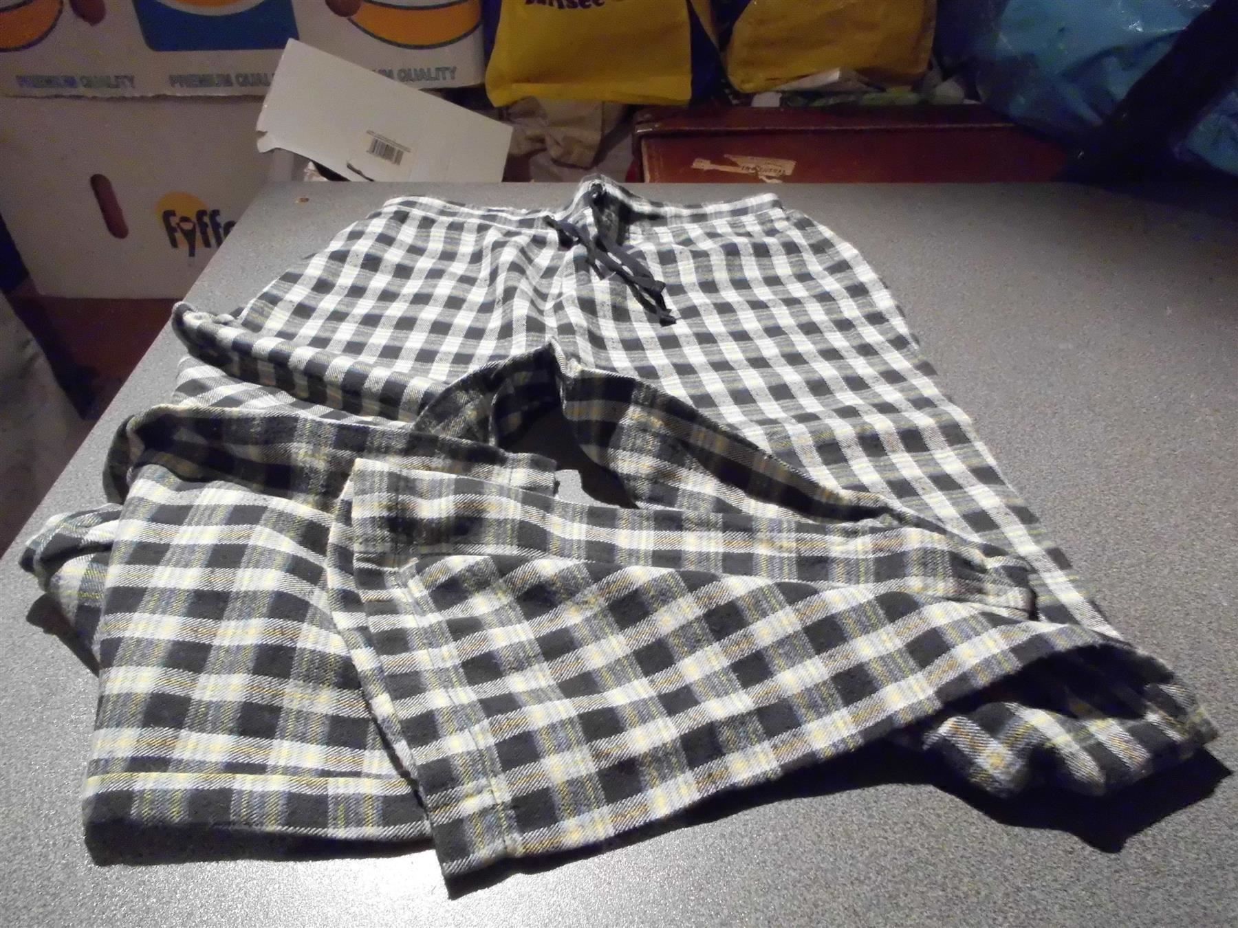 Pyjamas: Pyjamahose Grösse 140, Campus, schwarz – D'occasion à Zürich par abraxas1291
