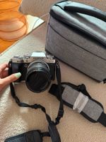 Fujifilm X-T4 Kamera mit Tasche und Zubehör (18-55mm)