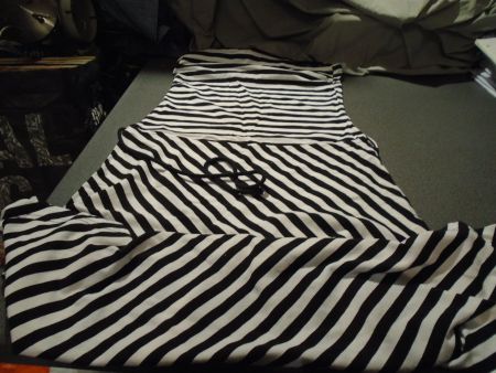 Rock Grösse XS, H&M, weiss/schwarze Streifen