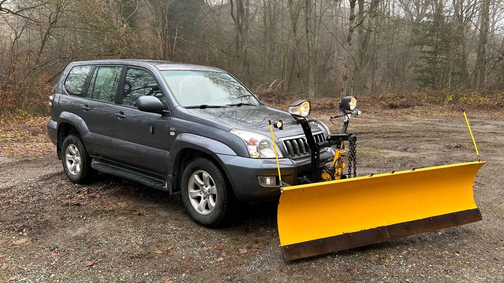 Toyota Land Cruiser + Schneeschild