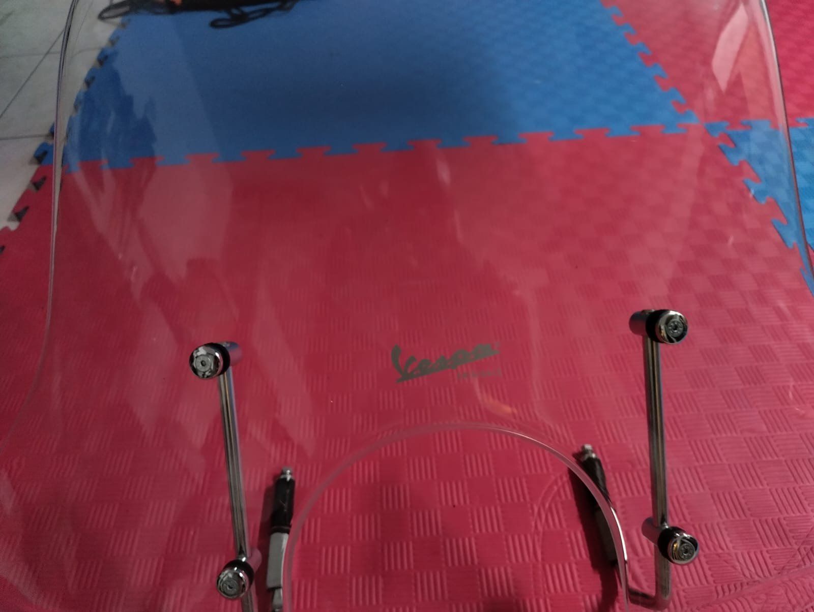 Vespa Autres accessoires p. véhicule: Vespa Windschild gross – D'occasion à Männedorf par Mokupuni 3