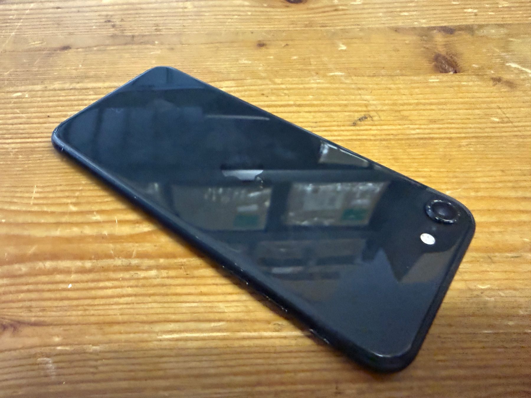 Apple Portables: iPhone SE 2. Gen 64GB – D'occasion à Siebnen par icrservicesolutions 2