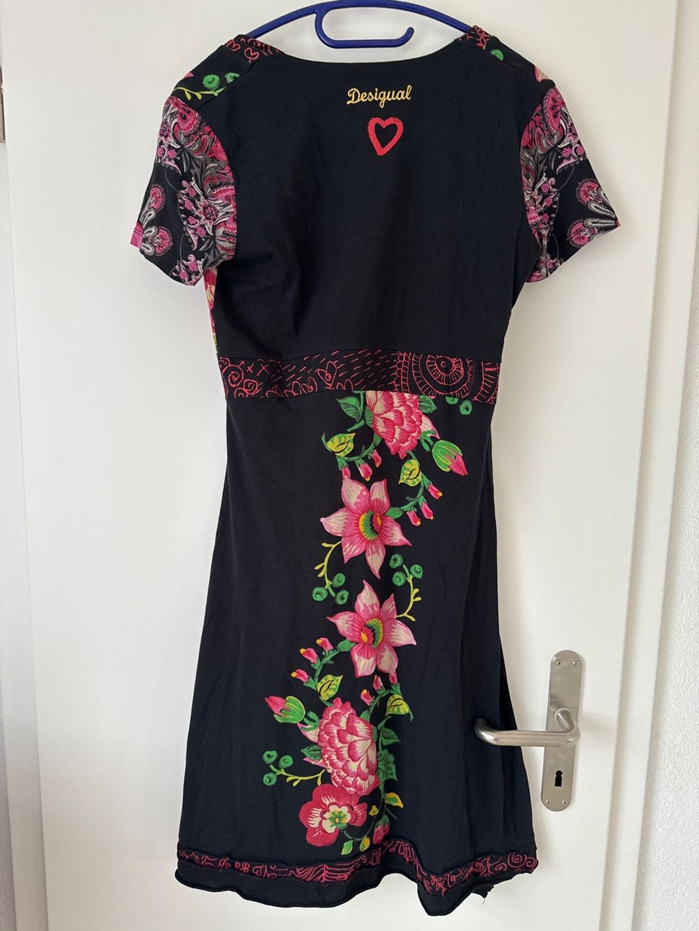 Desigual Vestiti: Desigual Kleid Gr L – Usato da Gelterkinden venduto da Biene8 1
