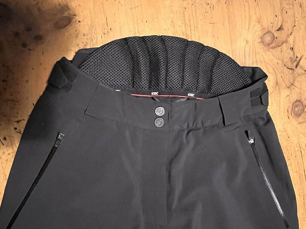Pantaloni: Différents pantalons de ski  – Usato da Font venduto da Etvous 1