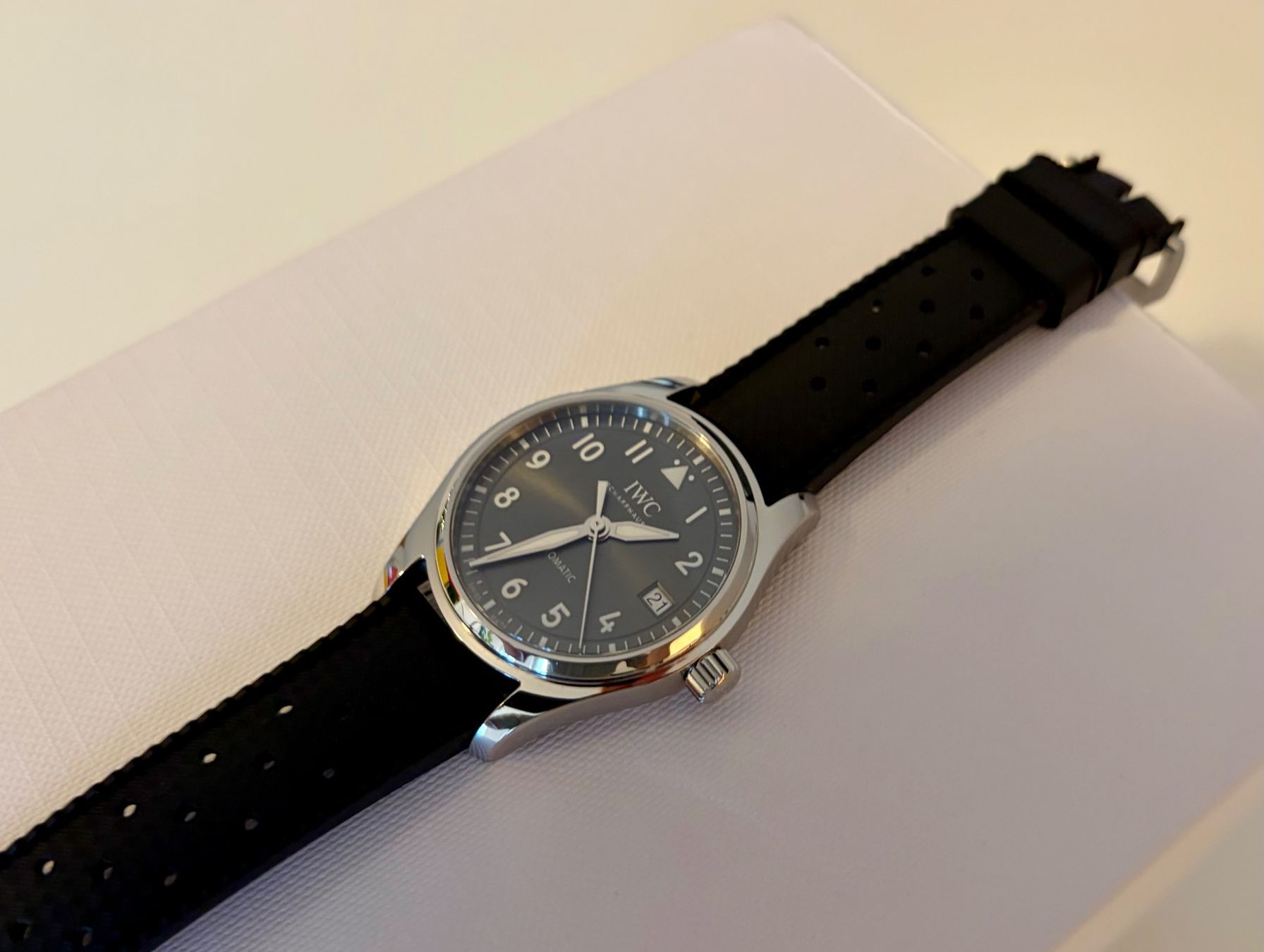 IWC Orologi: IWC Pilot 36, graues Ziffernblatt, Box no Papers – Usato da Uitikon Waldegg venduto da paratroopamac 2